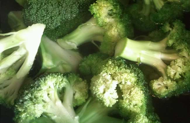 吃水煮西兰花能减肥吗?