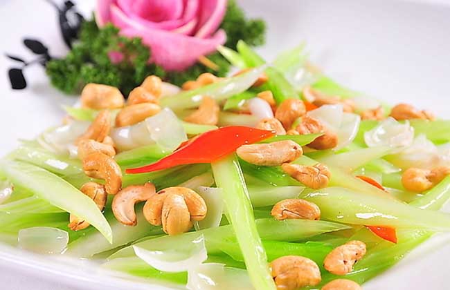 西芹腰果的做法